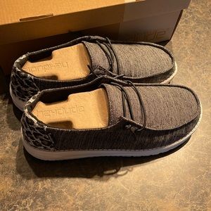 Brand New Women’s Hey Dudes